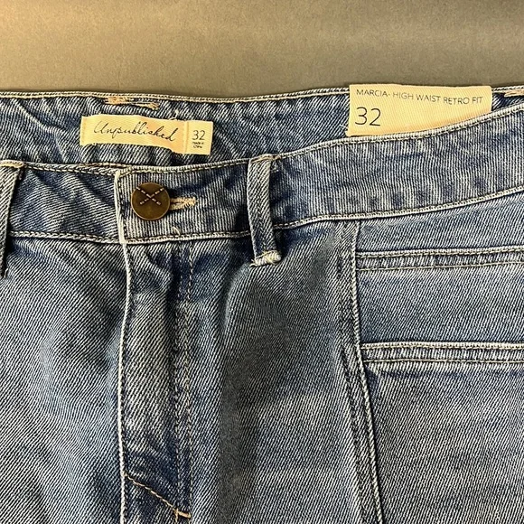 Womens Unpublished Marcia-High Waist Retro Fit Jean Shorts. Size 32 - Picture 3 of 4